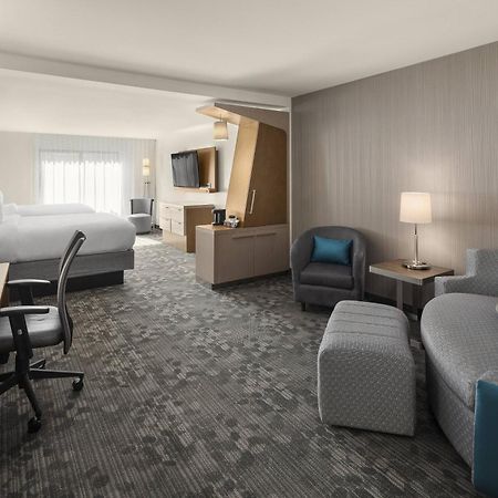 Courtyard By Marriott Seattle Northgate Hotell Exteriör bild