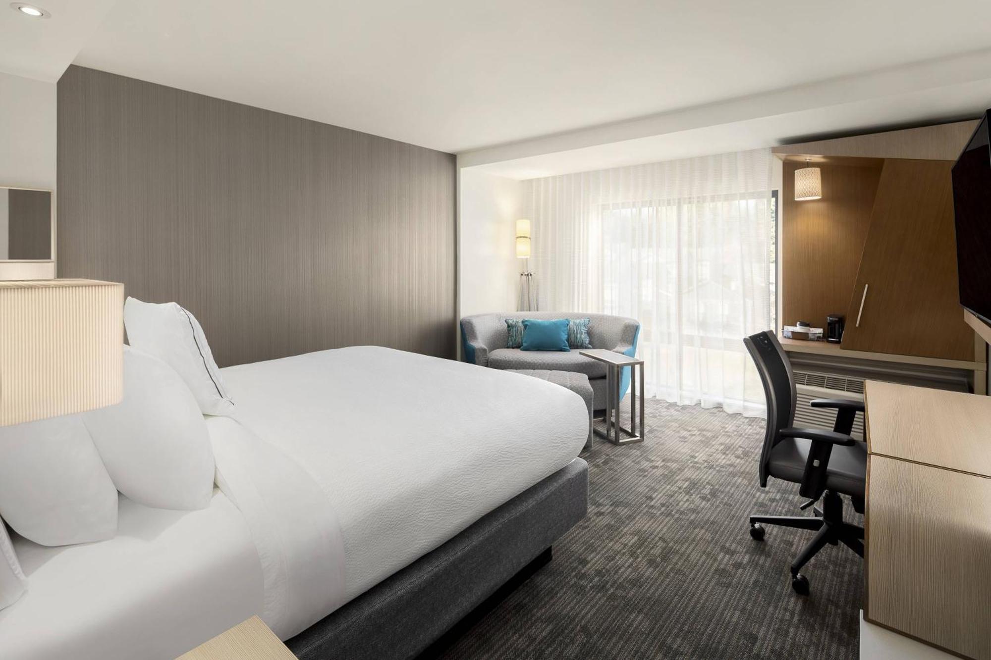 Courtyard By Marriott Seattle Northgate Hotell Exteriör bild